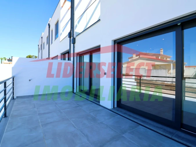 Moradia T3 para Venda em Silveira Foto 22