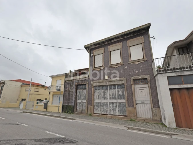 Armazém para Venda em Castêlo da Maia Foto 2