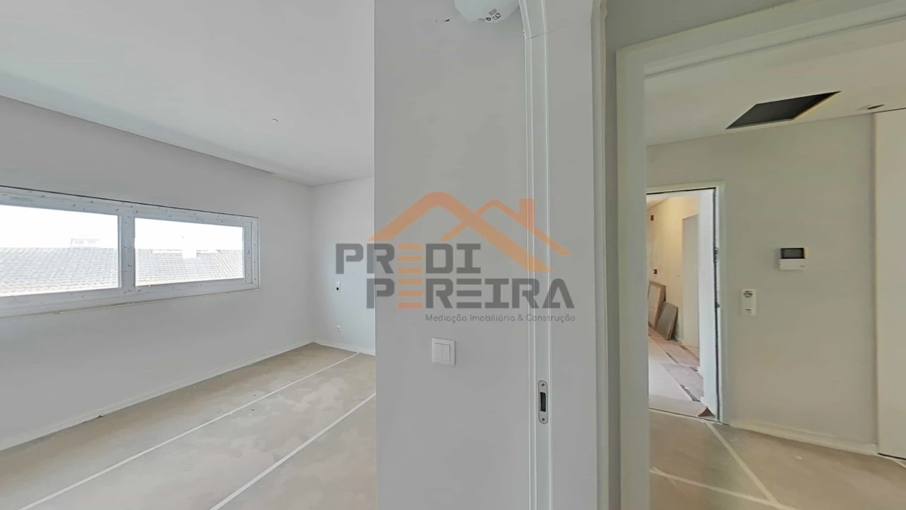 Apartamento T2 para Venda em Loures Foto 13