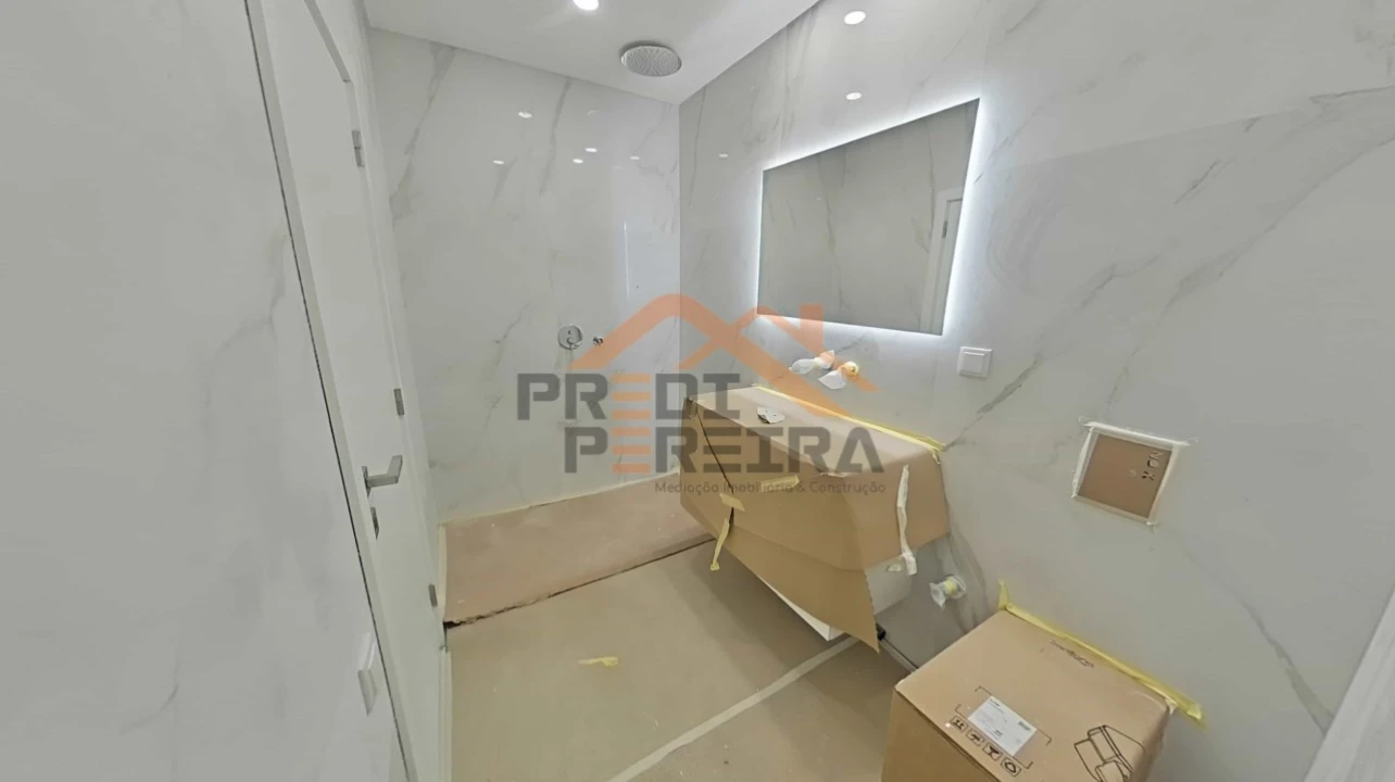 Apartamento T2 para Venda em Loures Foto 16