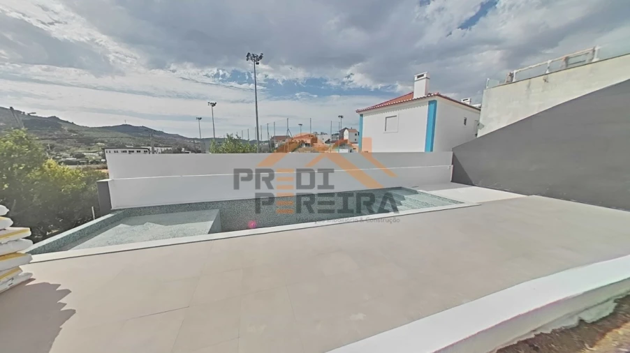 Apartamento T2 para Venda em Loures Foto 7