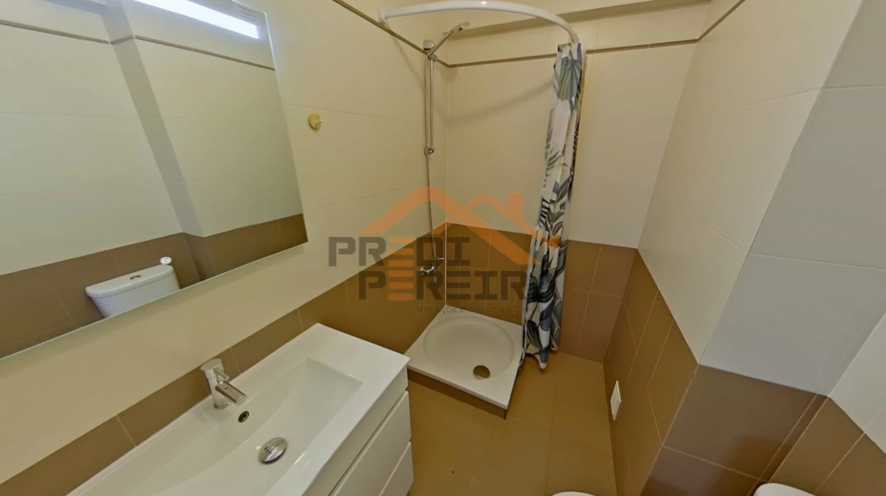 Apartamento T3 para Venda em Rio de Mouro Foto 18