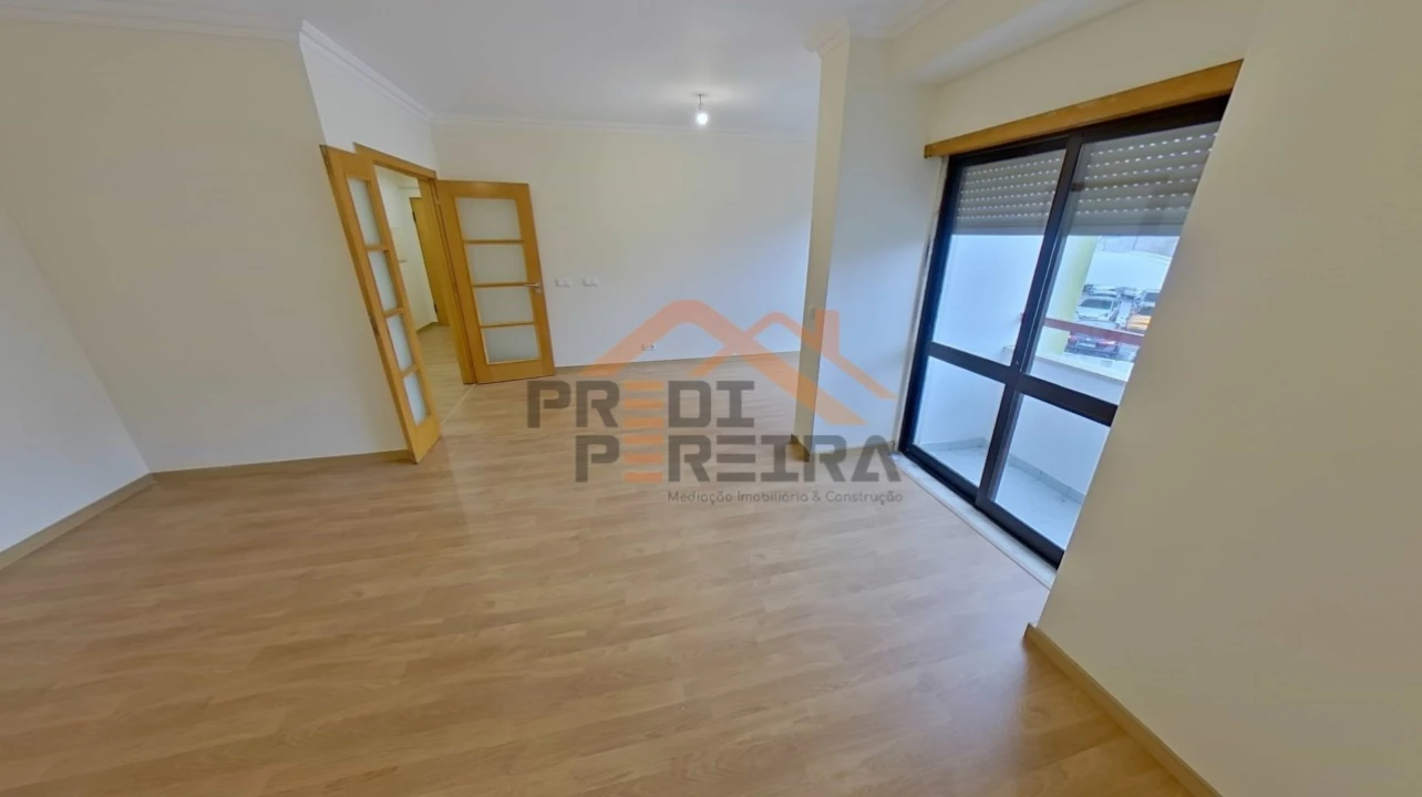 Apartamento T3 para Venda em Rio de Mouro Foto 7