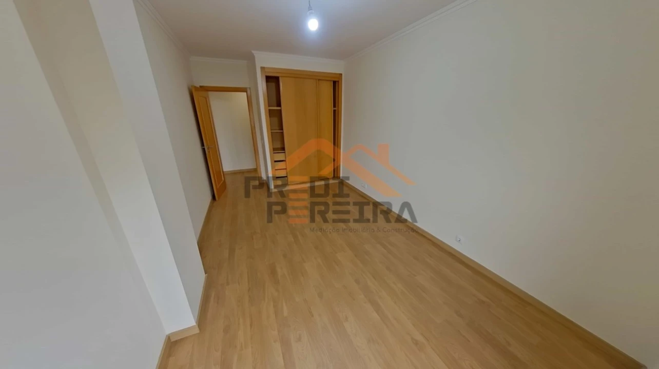 Apartamento T3 para Venda em Rio de Mouro Foto 21
