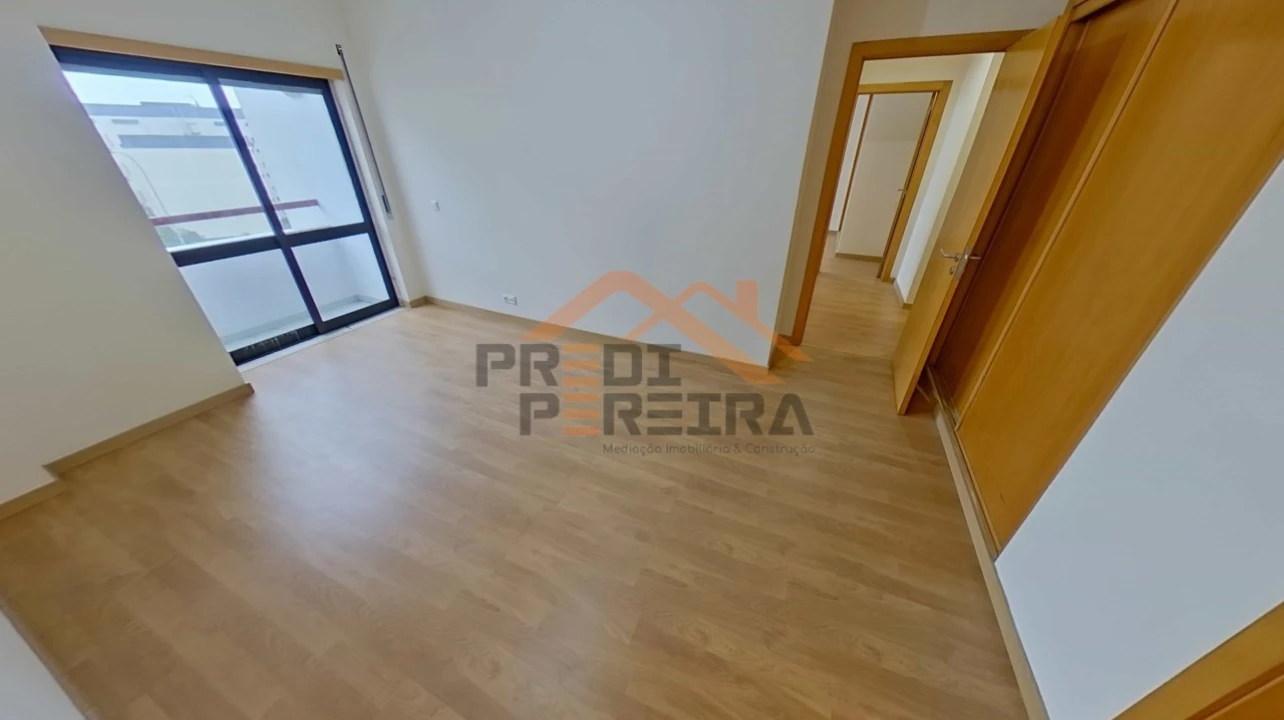 Apartamento T3 para Venda em Rio de Mouro Foto 15