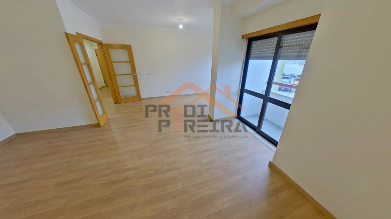 Apartamento T3 para Venda em Rio de Mouro Foto 8