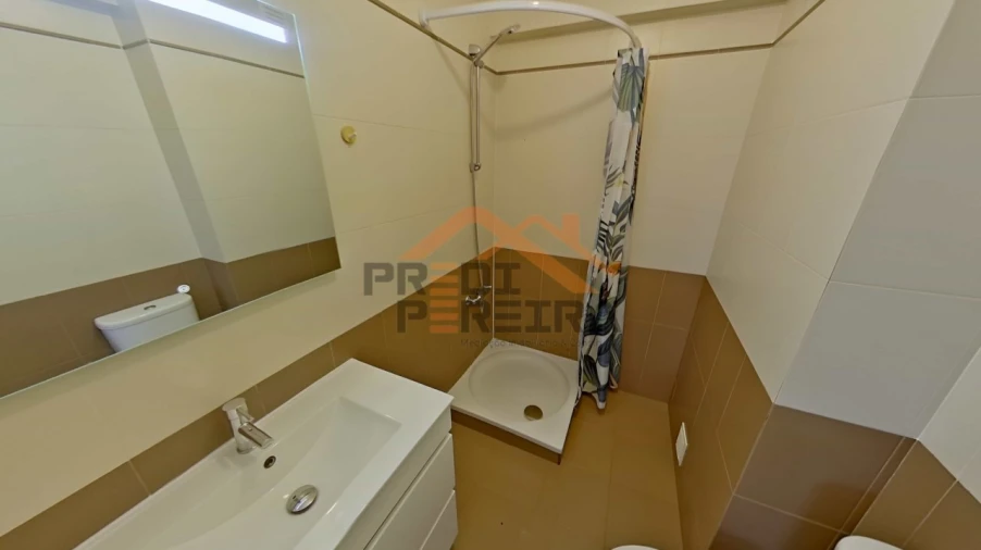 Apartamento T3 para Venda em Rio de Mouro Foto 18