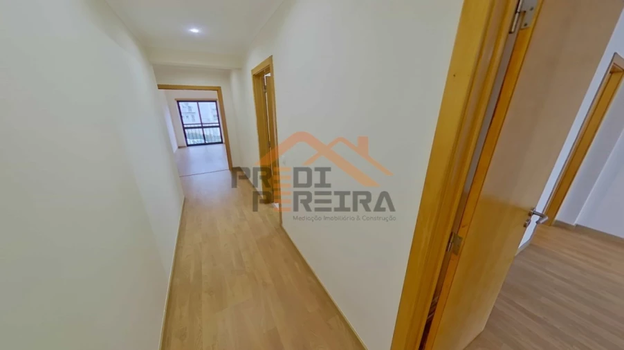 Apartamento T3 para Venda em Rio de Mouro Foto 11