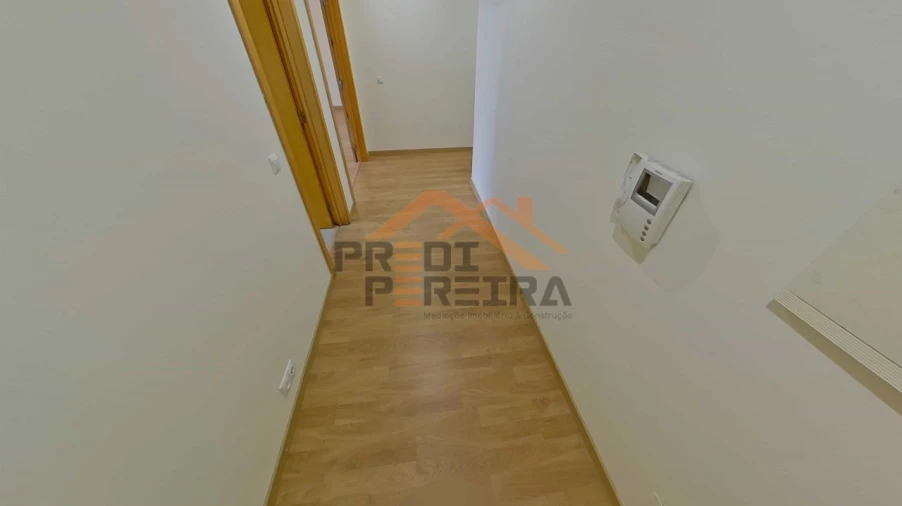 Apartamento T3 para Venda em Rio de Mouro Foto 13