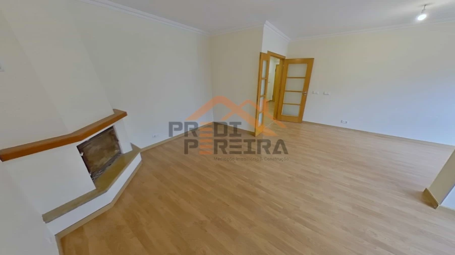 Apartamento T3 para Venda em Rio de Mouro Foto 6