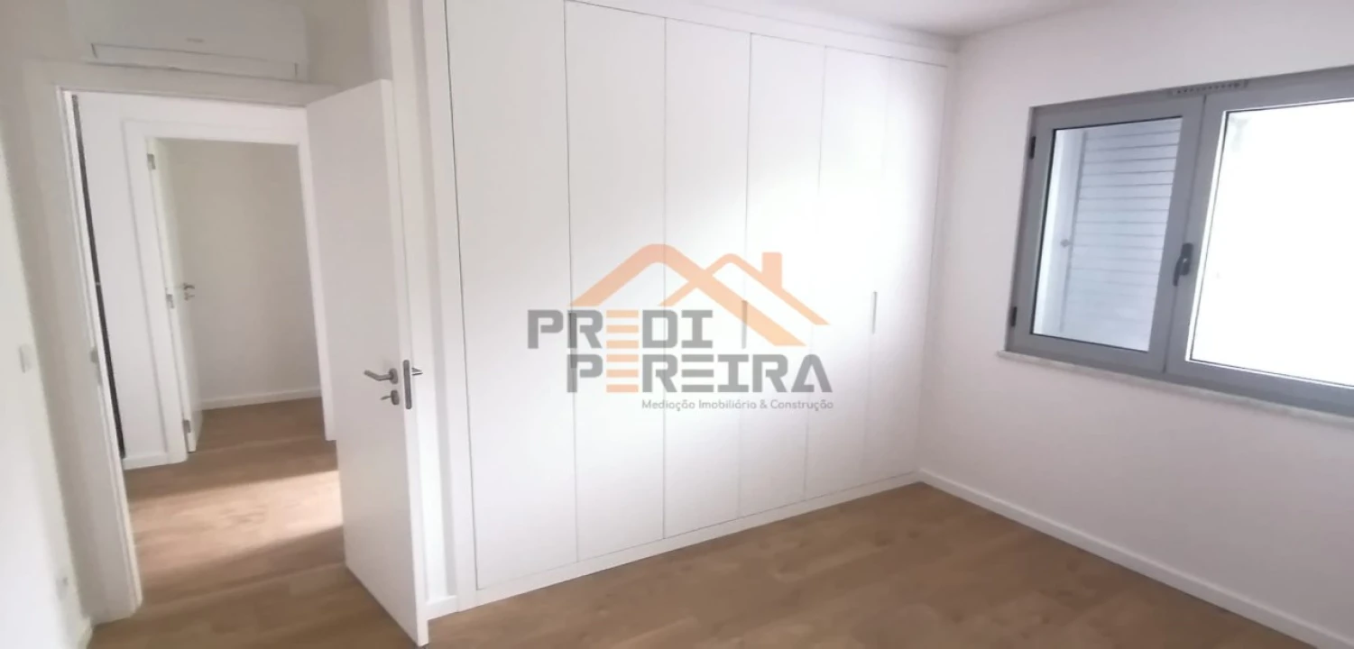 Apartamento T2 para Venda em Camarate, Unhos e Apelação Foto 8