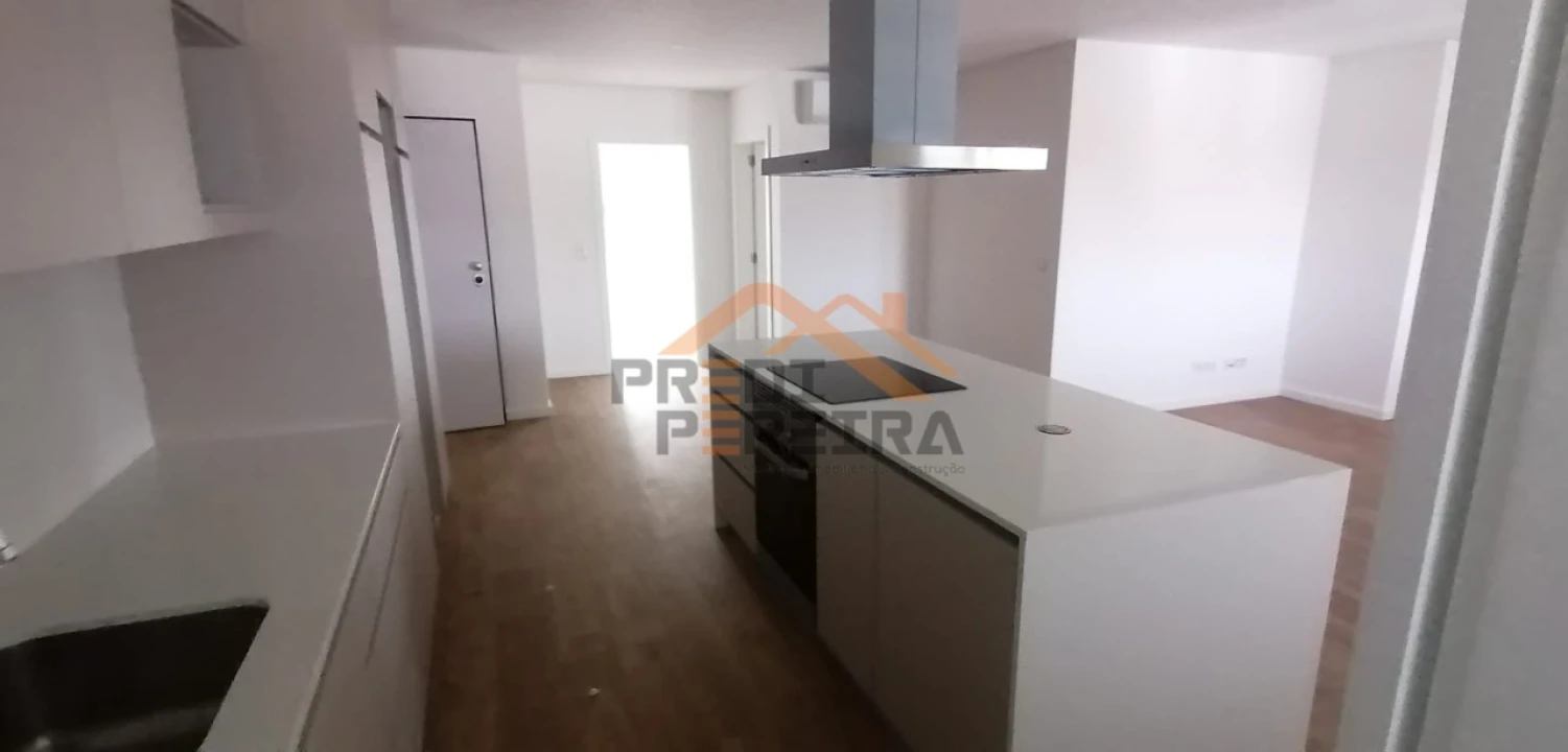 Apartamento T2 para Venda em Camarate, Unhos e Apelação Foto 15