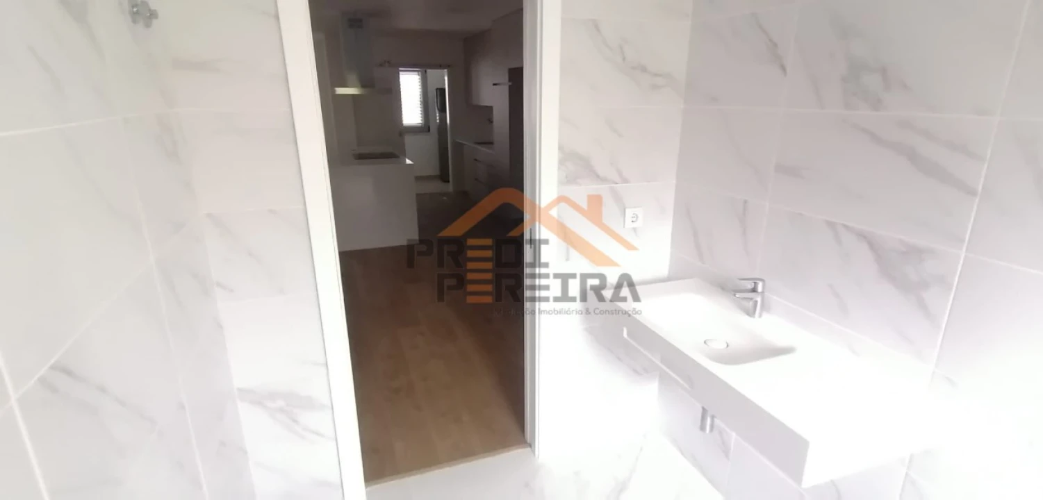 Apartamento T2 para Venda em Camarate, Unhos e Apelação Foto 22