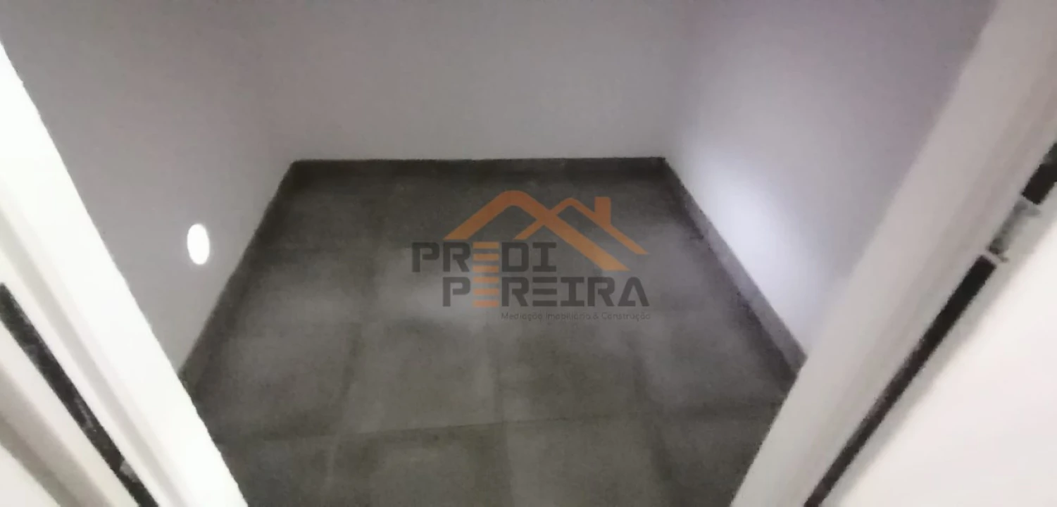 Apartamento T2 para Venda em Camarate, Unhos e Apelação Foto 26