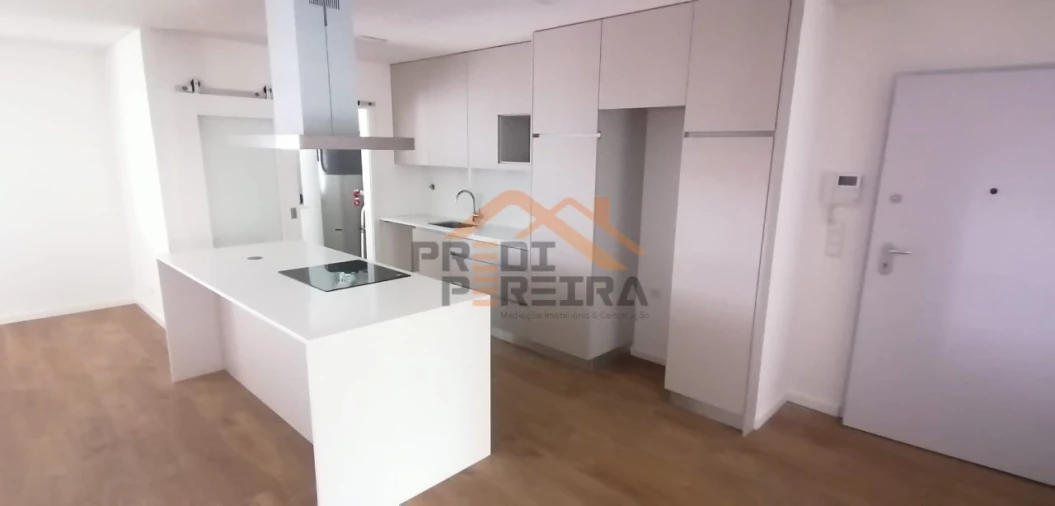 Apartamento T2 para Venda em Camarate, Unhos e Apelação Foto 3