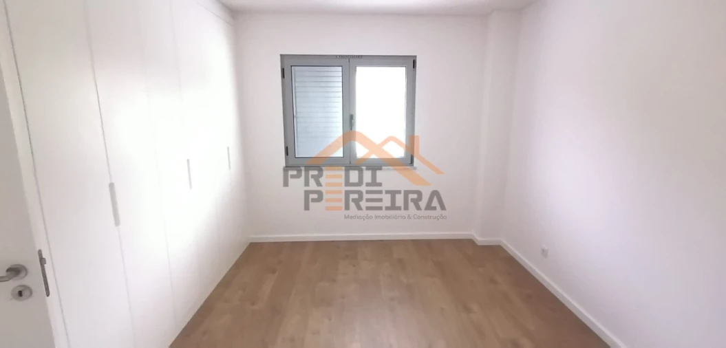 Apartamento T2 para Venda em Camarate, Unhos e Apelação Foto 10