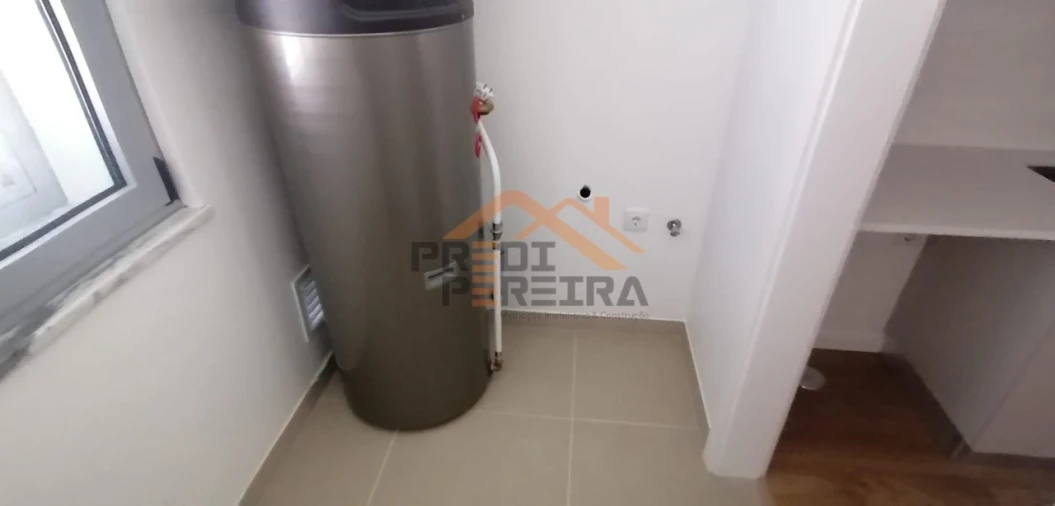 Apartamento T2 para Venda em Camarate, Unhos e Apelação Foto 16