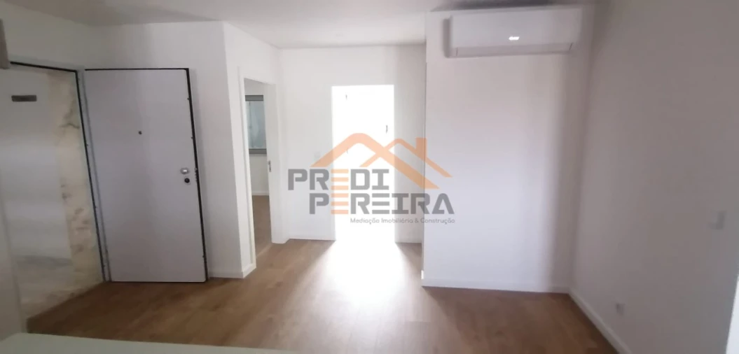 Apartamento T2 para Venda em Camarate, Unhos e Apelação Foto 18