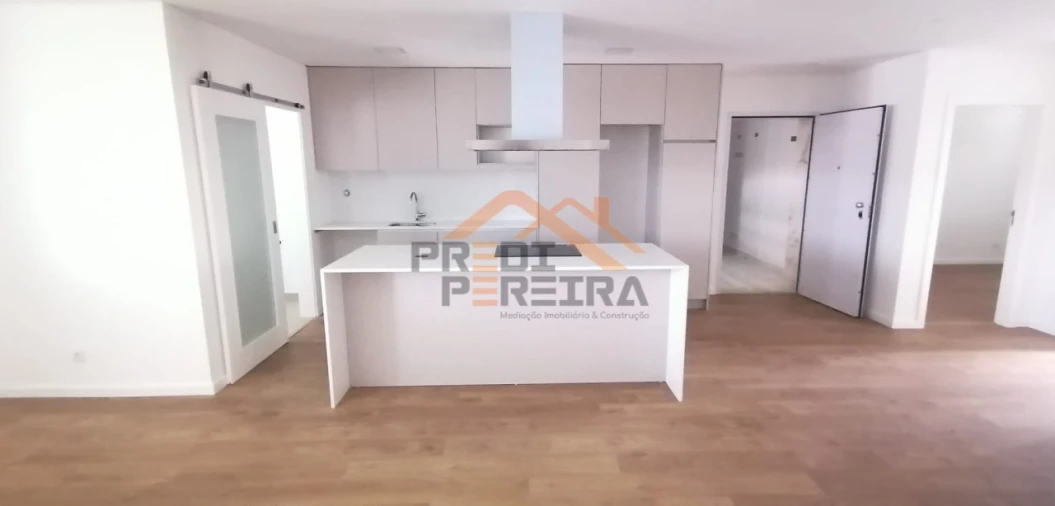 Apartamento T2 para Venda em Camarate, Unhos e Apelação Foto 20