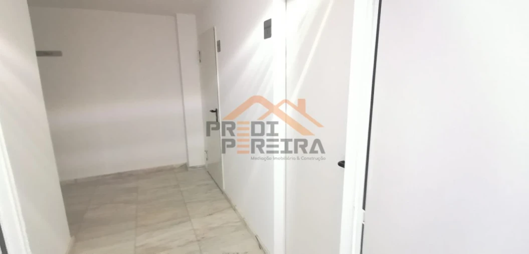 Apartamento T2 para Venda em Camarate, Unhos e Apelação Foto 24