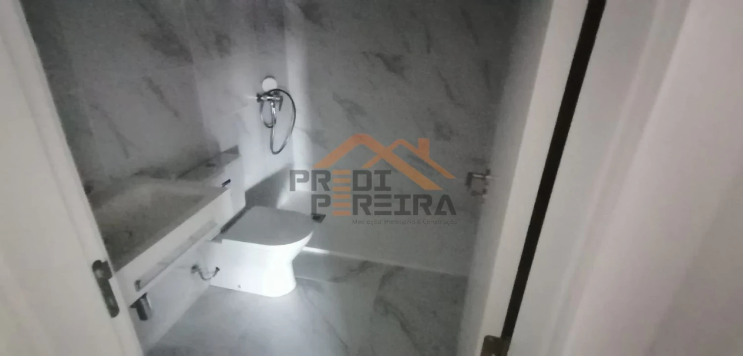 Apartamento T3 para Venda em Camarate, Unhos e Apelação Foto 8