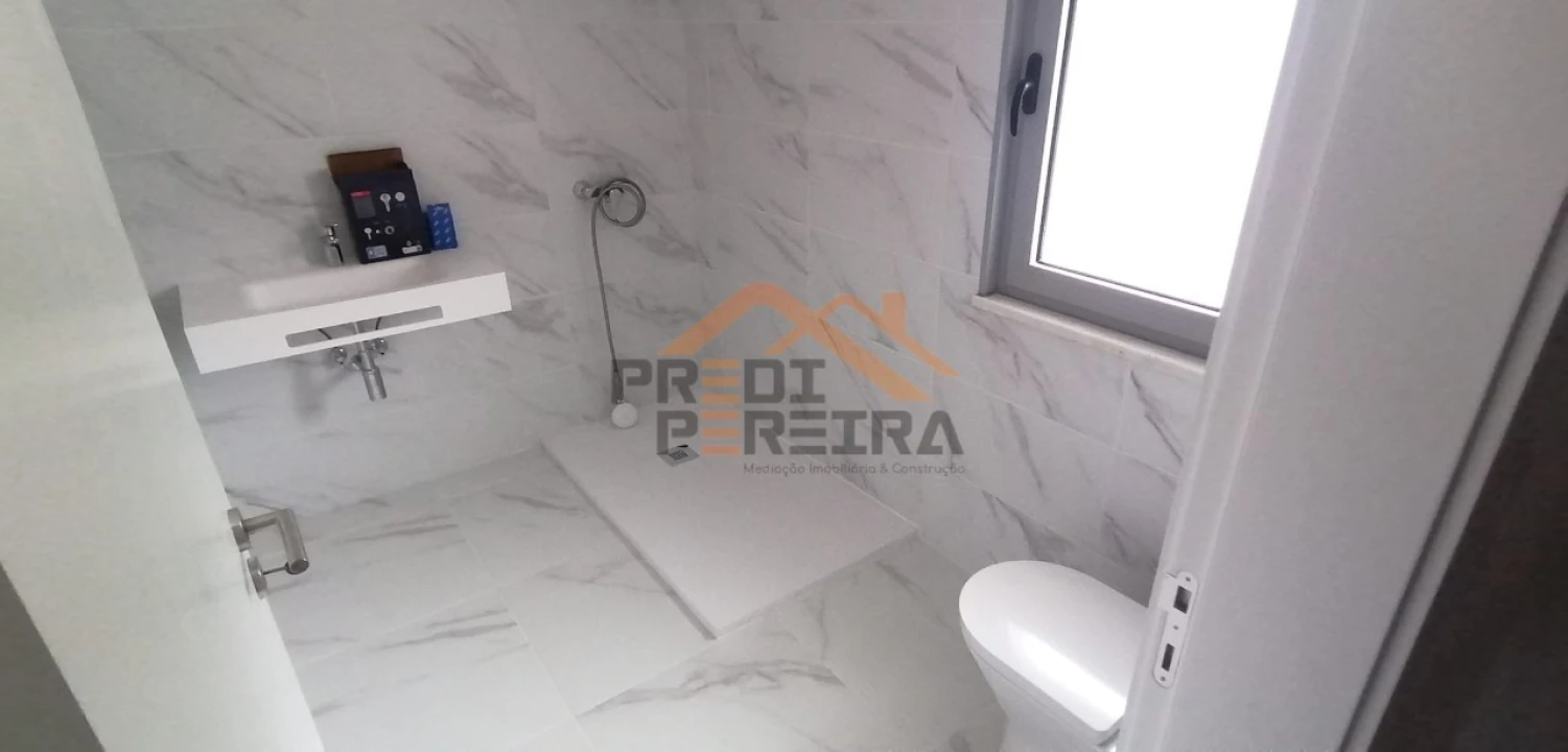 Apartamento T3 para Venda em Camarate, Unhos e Apelação Foto 18