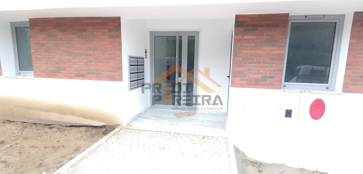 Apartamento T3 para Venda em Camarate, Unhos e Apelação Foto 26