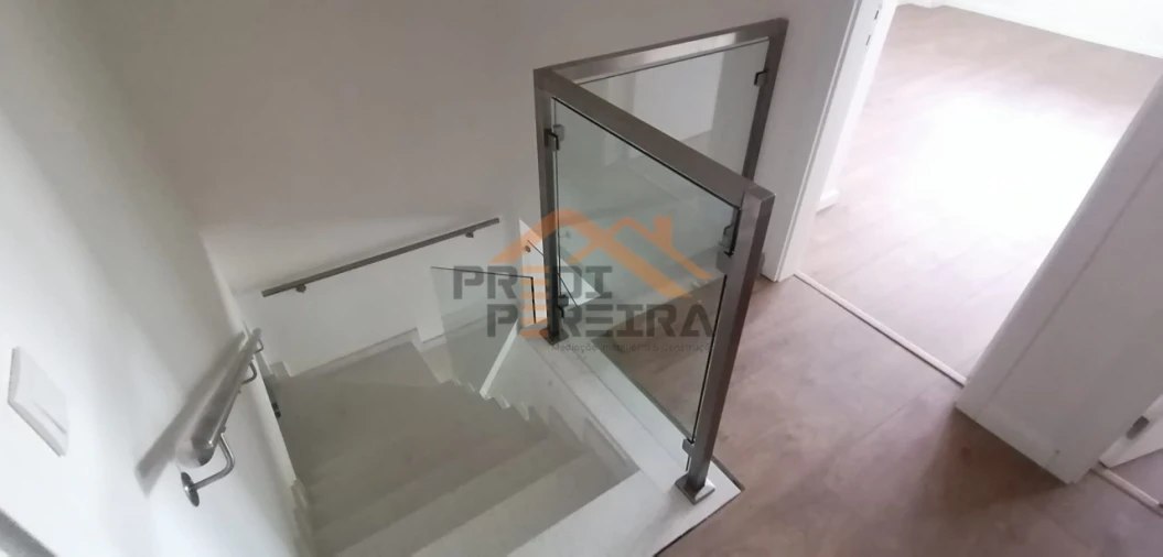 Apartamento T3 para Venda em Camarate, Unhos e Apelação Foto 3