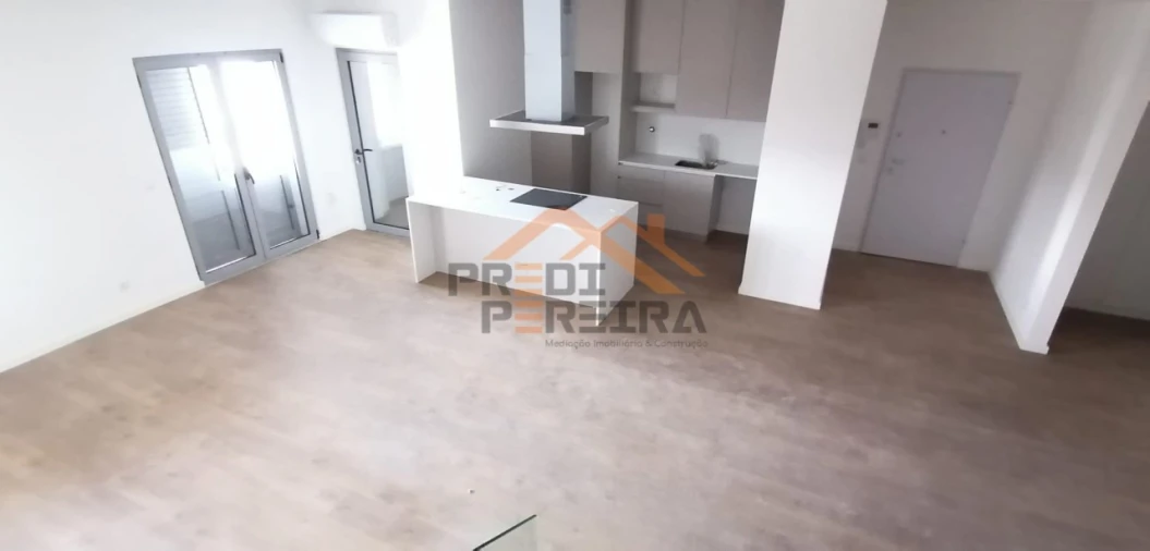 Apartamento T3 para Venda em Camarate, Unhos e Apelação Foto 6