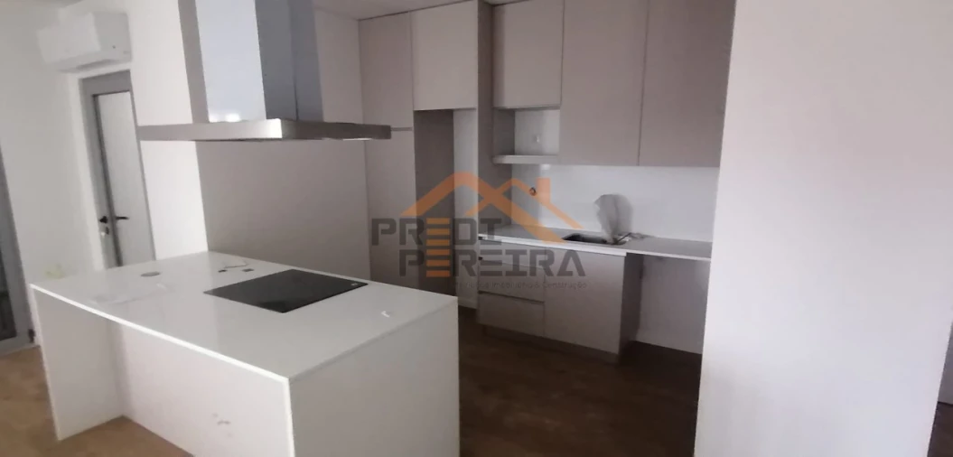 Apartamento T3 para Venda em Camarate, Unhos e Apelação Foto 11