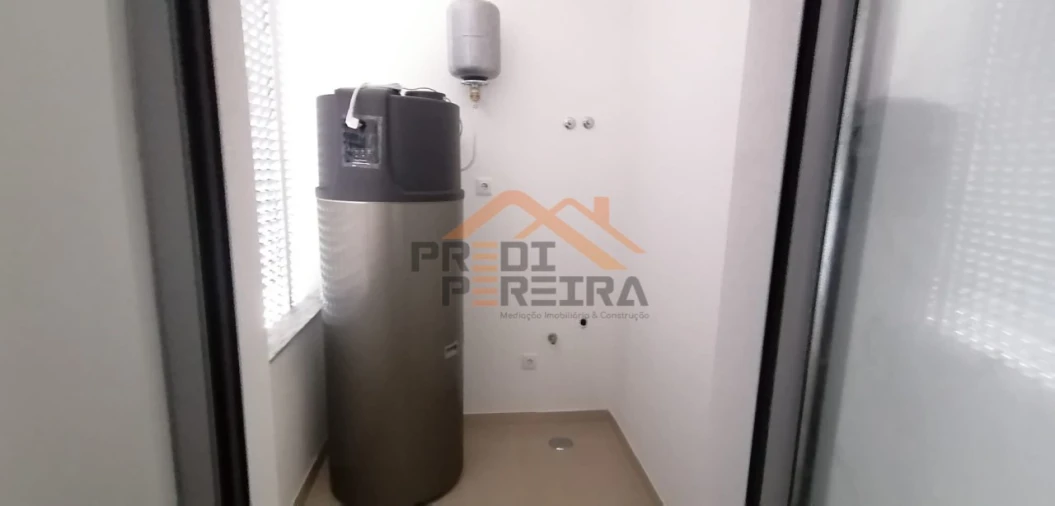 Apartamento T3 para Venda em Camarate, Unhos e Apelação Foto 12