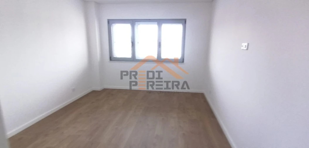 Apartamento T3 para Venda em Camarate, Unhos e Apelação Foto 21