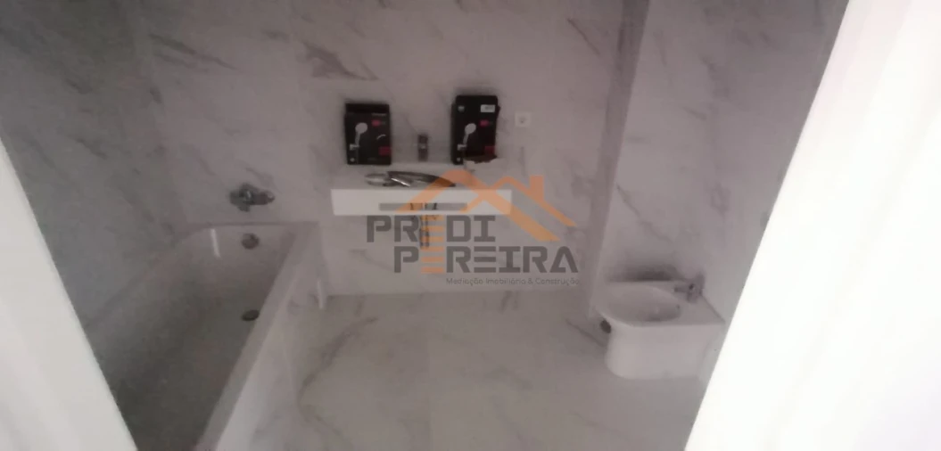 Apartamento T3 para Venda em Camarate, Unhos e Apelação Foto 22