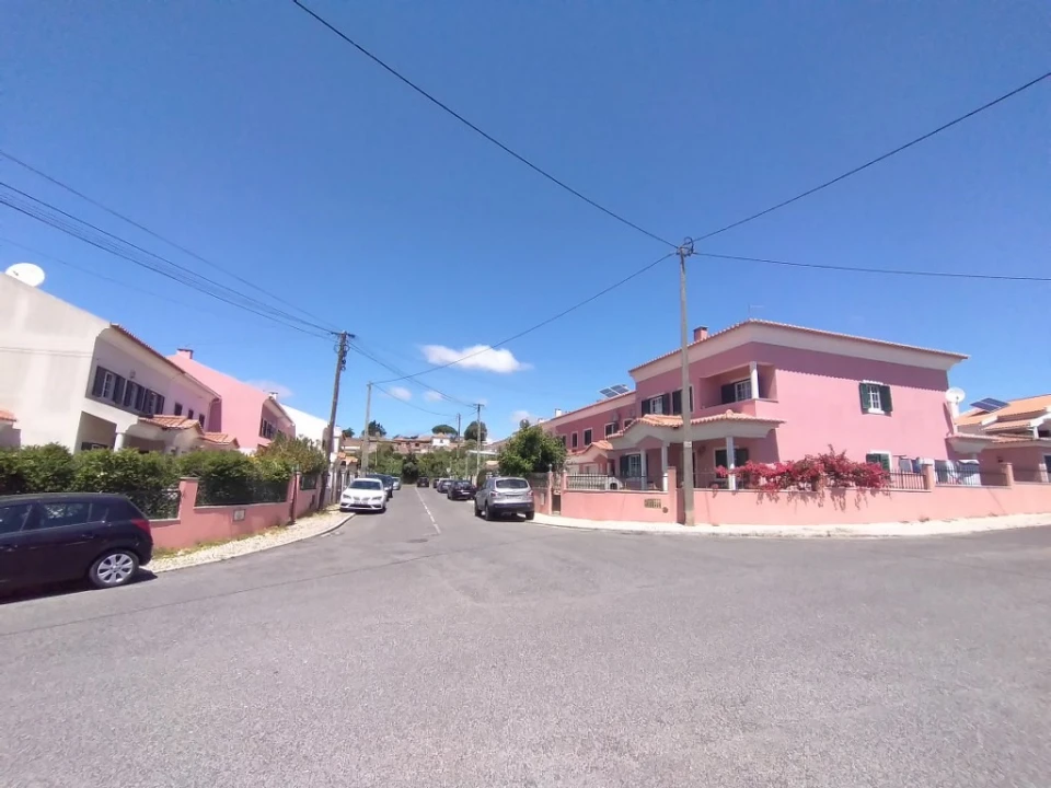 Moradia T5 para Venda em Rio de Mouro Foto 47