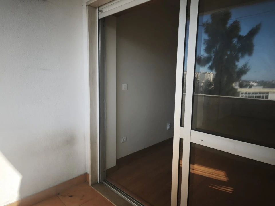 Apartamento T2 para Venda em Queluz e Belas Foto 19