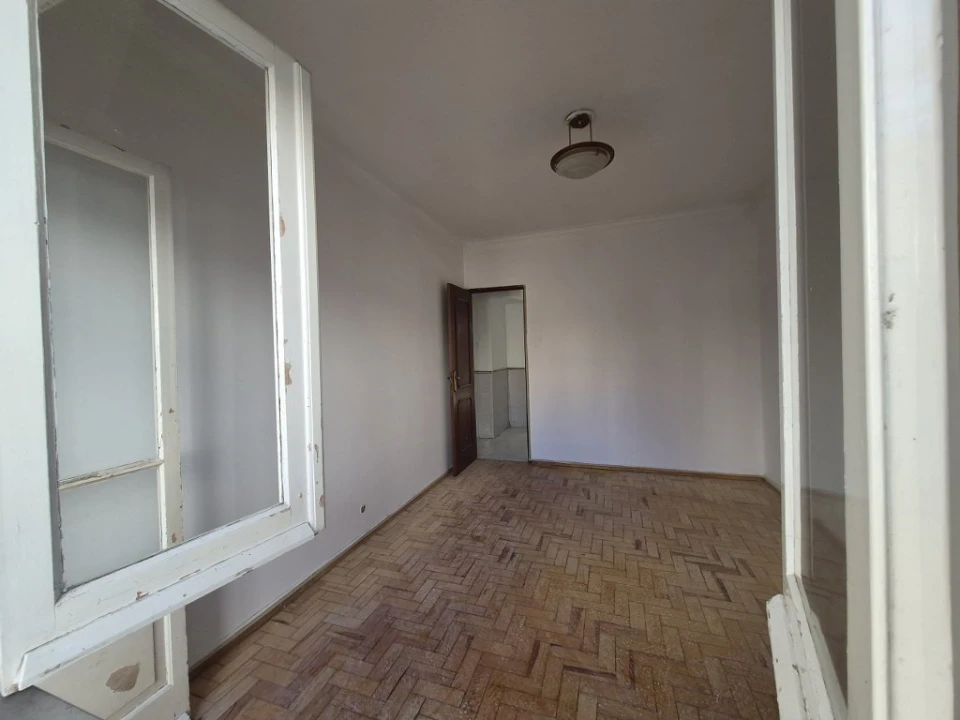 Apartamento T2 para Venda em Agualva e Mira-Sintra Foto 6