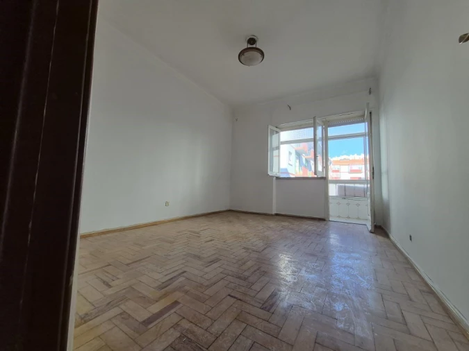 Apartamento T2 para Venda em Agualva e Mira-Sintra Foto 2