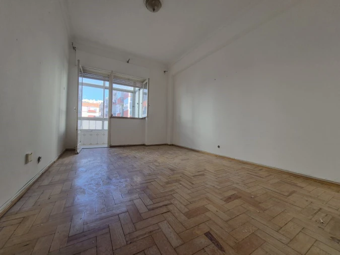 Apartamento T2 para Venda em Agualva e Mira-Sintra Foto 4