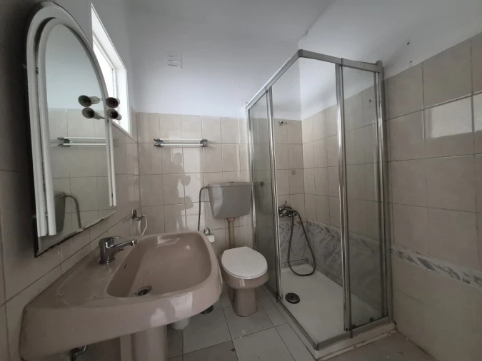 Apartamento T2 para Venda em Agualva e Mira-Sintra Foto 8