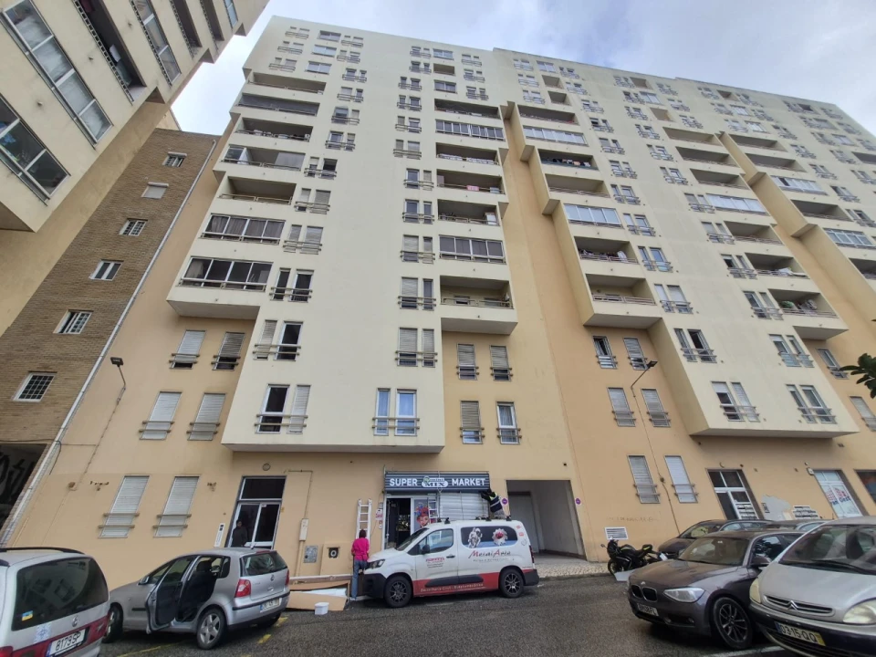 Apartamento T3 para Venda em Carregado e Cadafais Foto 2