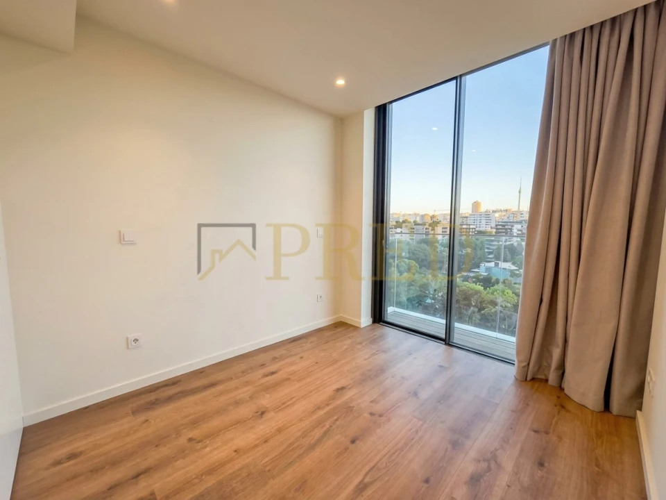 Apartamento T2 para Venda em Mafamude e Vilar do Paraíso Foto 15