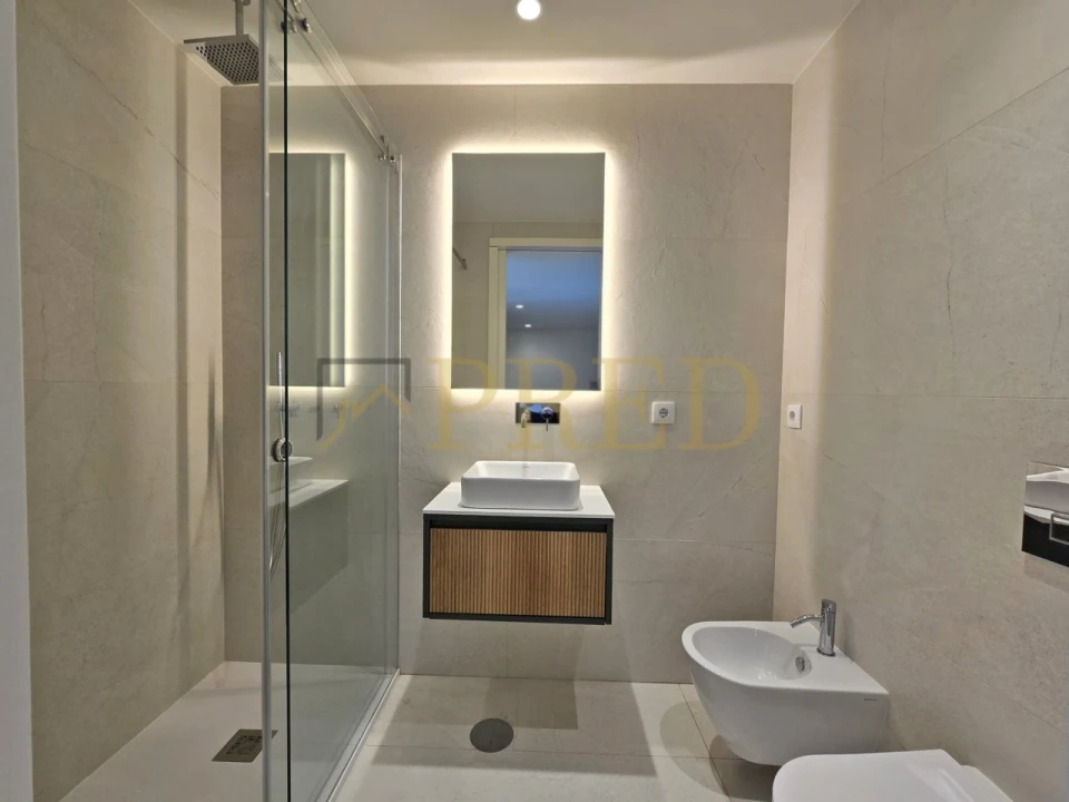 Apartamento T2 para Venda em Mafamude e Vilar do Paraíso Foto 16
