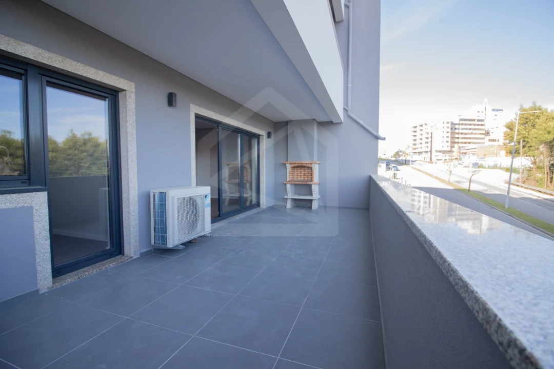 Apartamento T2 para Venda em O. Azeméis, Riba-Ul, Ul, Macinhata Seixa, Madail Foto 8