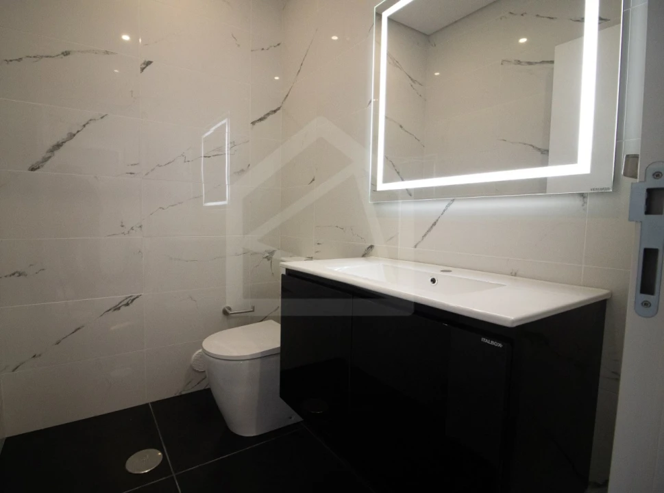 Apartamento T2 para Venda em O. Azeméis, Riba-Ul, Ul, Macinhata Seixa, Madail Foto 13