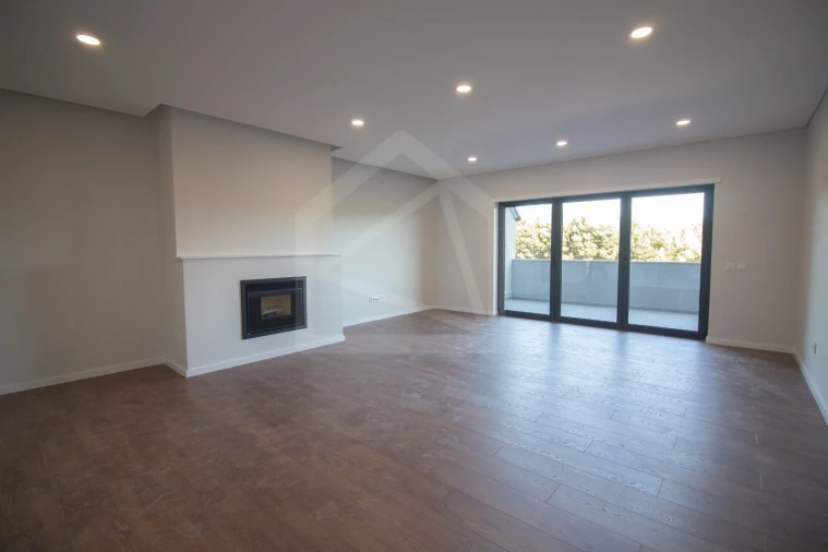 Apartamento T2 para Venda em O. Azeméis, Riba-Ul, Ul, Macinhata Seixa, Madail Foto 4