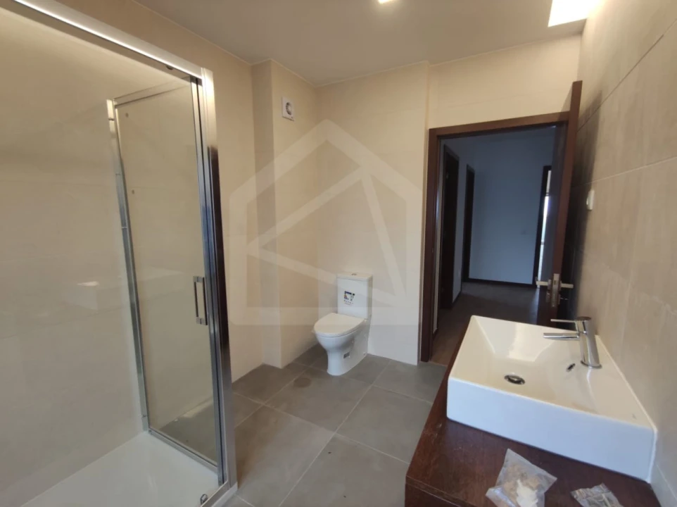 Apartamento T3 para Venda em Loureiro Foto 35