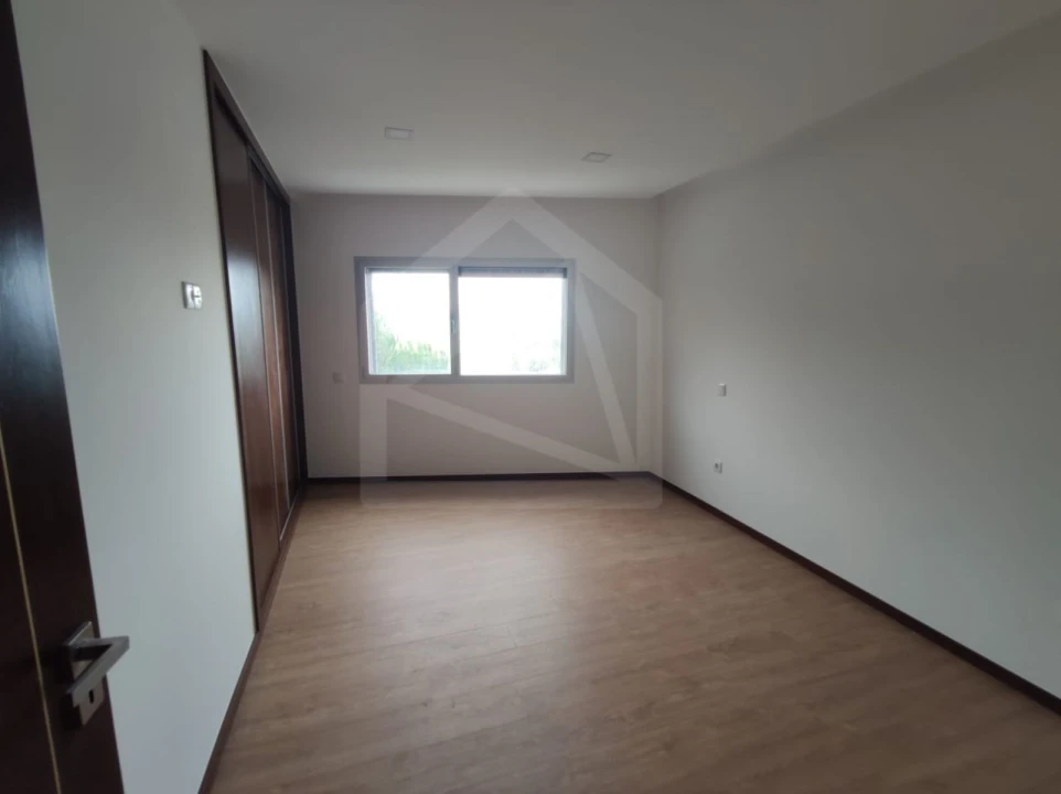 Apartamento T3 para Venda em Loureiro Foto 39