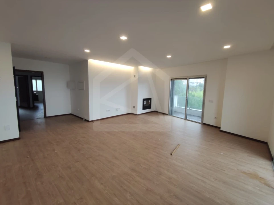 Apartamento T3 para Venda em Loureiro Foto 3