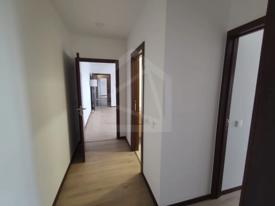 Apartamento T2 para Venda em Loureiro Foto 51