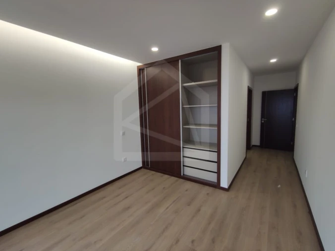 Apartamento T2 para Venda em Loureiro Foto 52